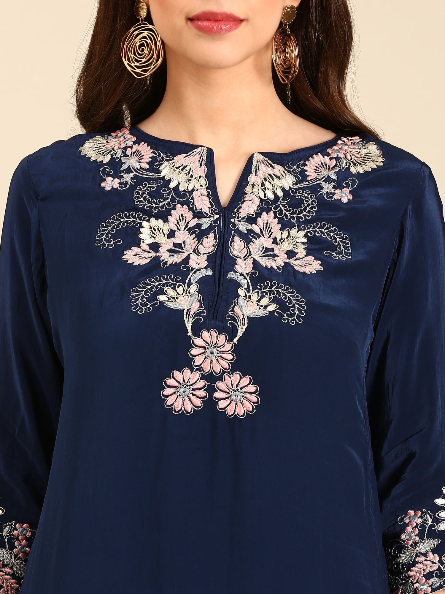 Midnight Blue thread work three piece crepe suit set with organza dupatta - Image 4