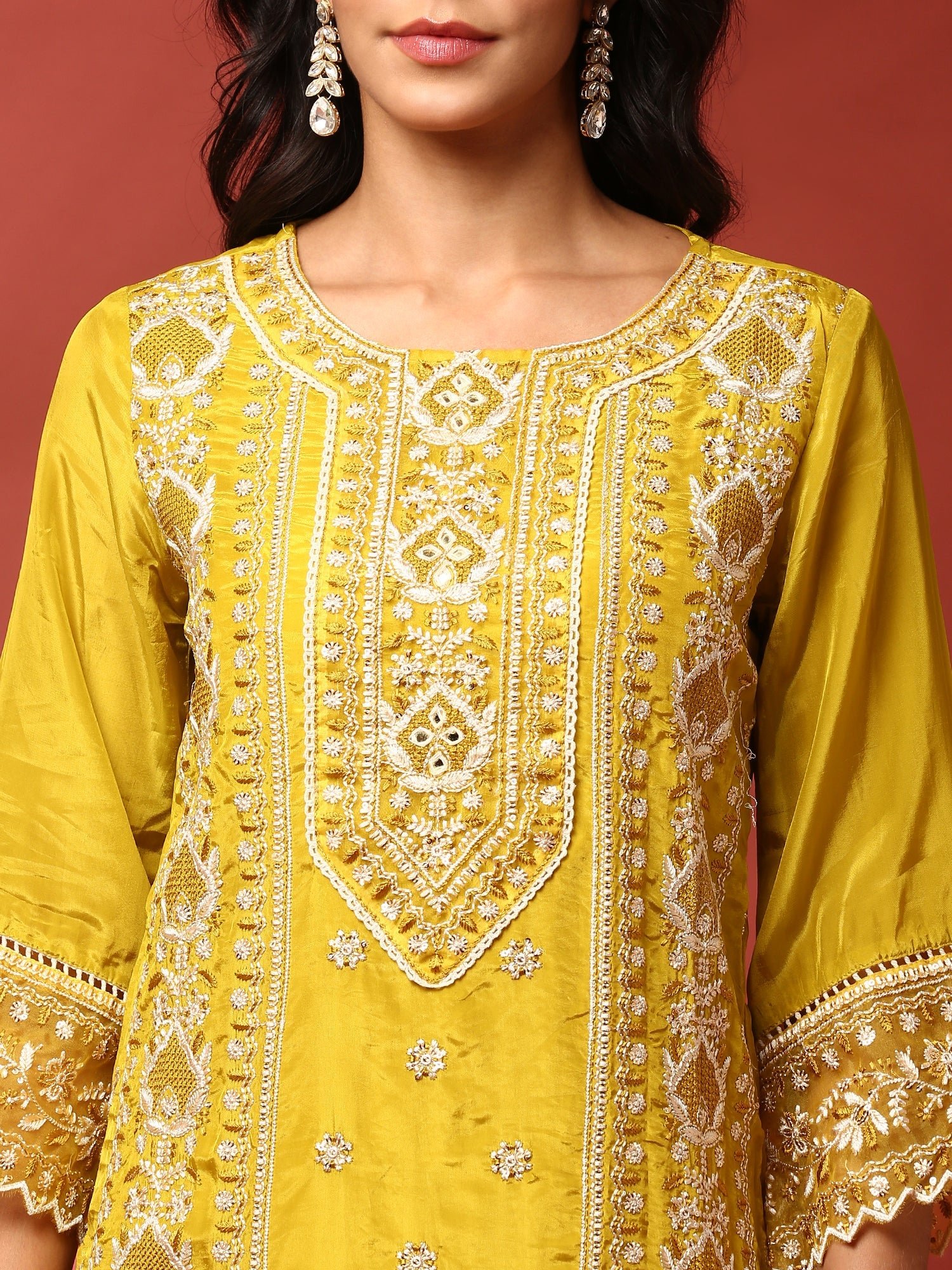 Green muslin heavy embroidered three piece suit set - Image 11