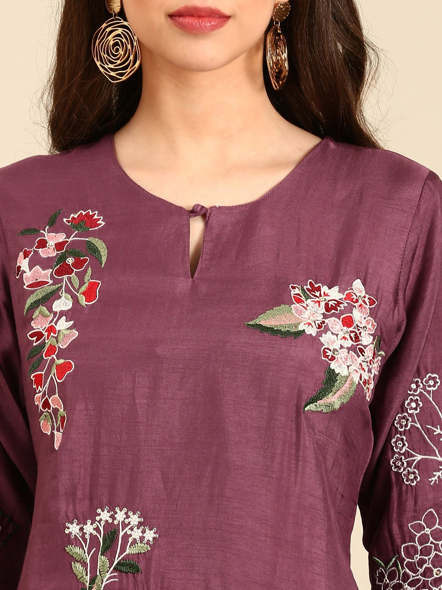 Wine thread and sequins embroidered three piece suit set - Image 5