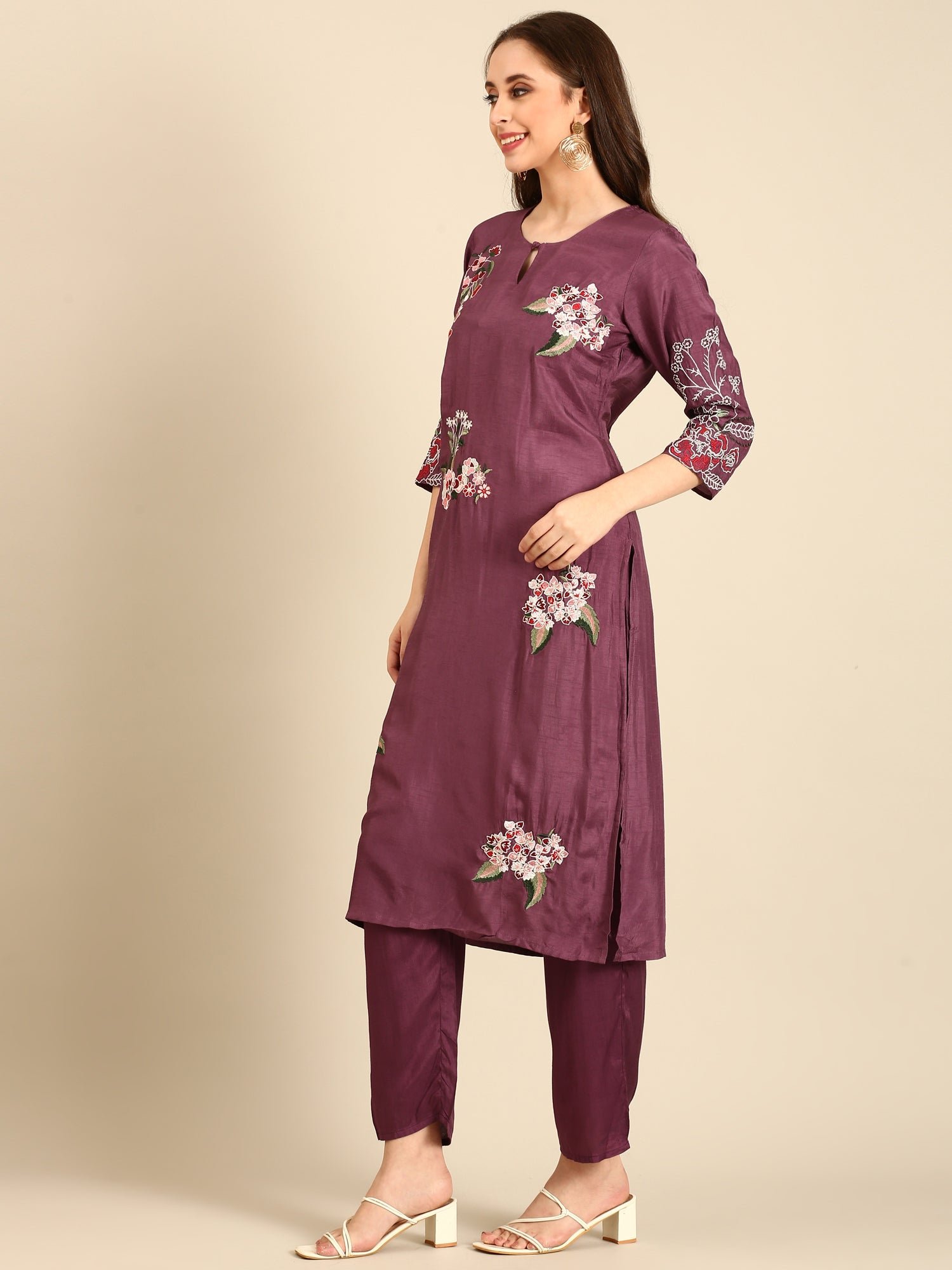 Wine thread and sequins embroidered three piece suit set - Image 3
