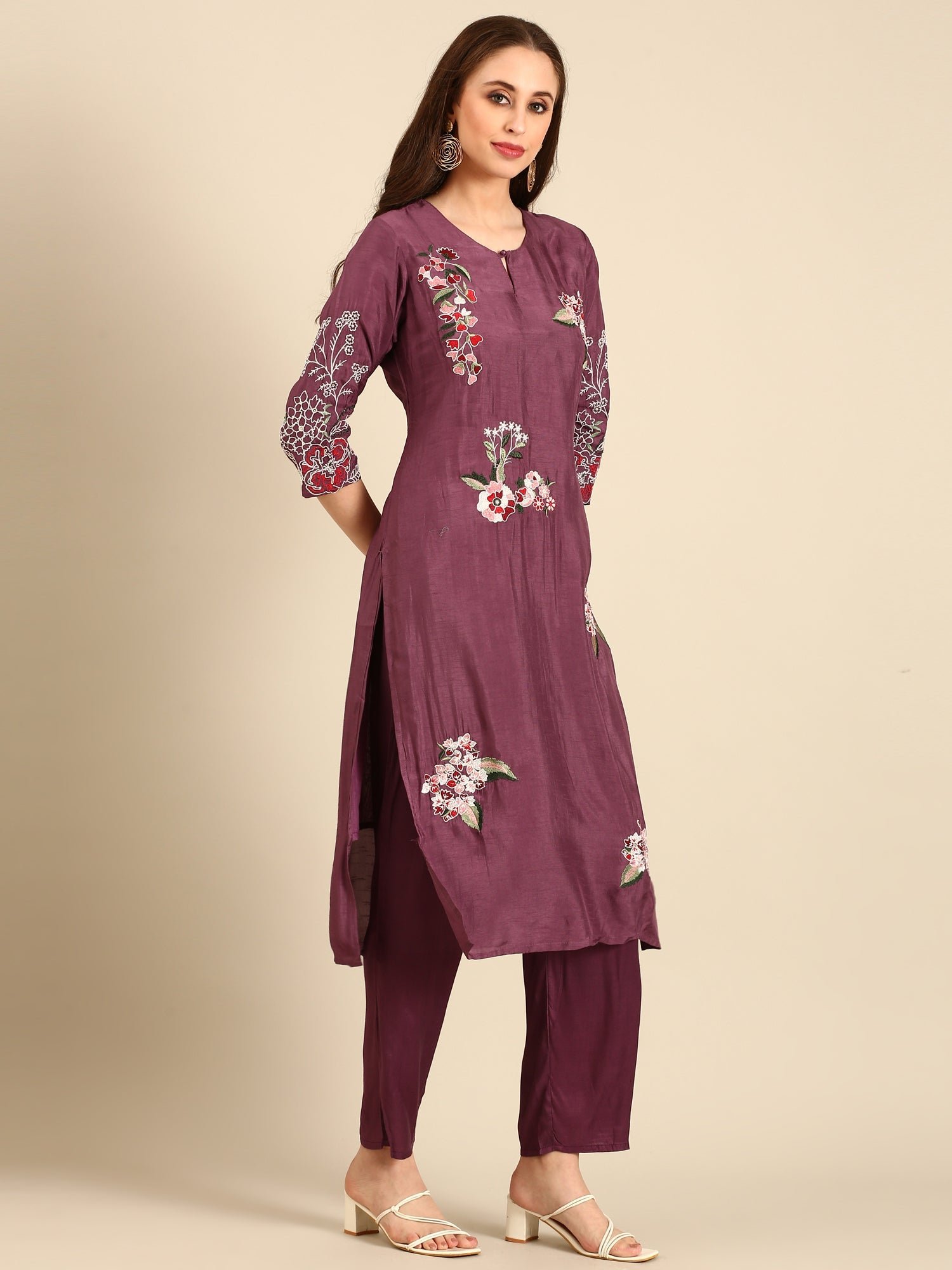 Wine thread and sequins embroidered three piece suit set - Image 6