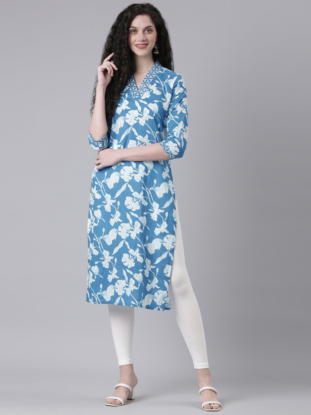 Sadguru Blue Casual Floral Straight Kurta - Image 5
